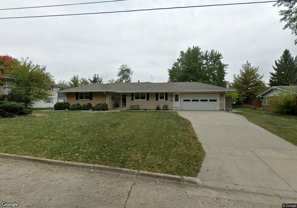 1207 S 14th Ave W, Newton, IA 50208 - photo 1