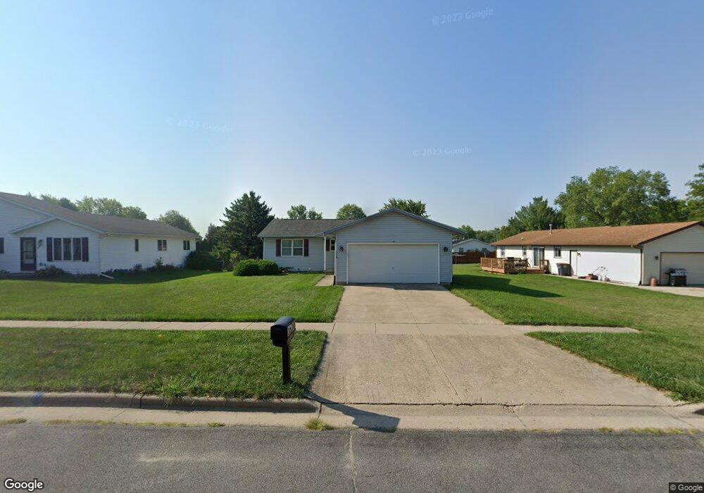 519 E Countryside Dr, Evansville, WI 53536 - photo 1