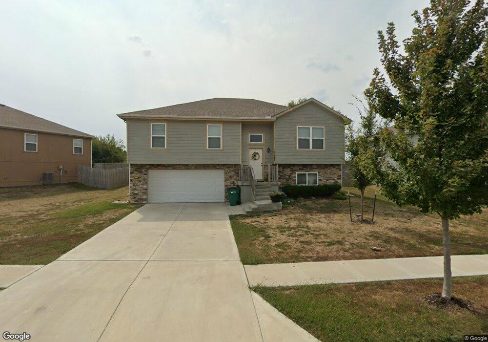 21285 W 219th St, Spring Hill, KS 66083 - photo 1
