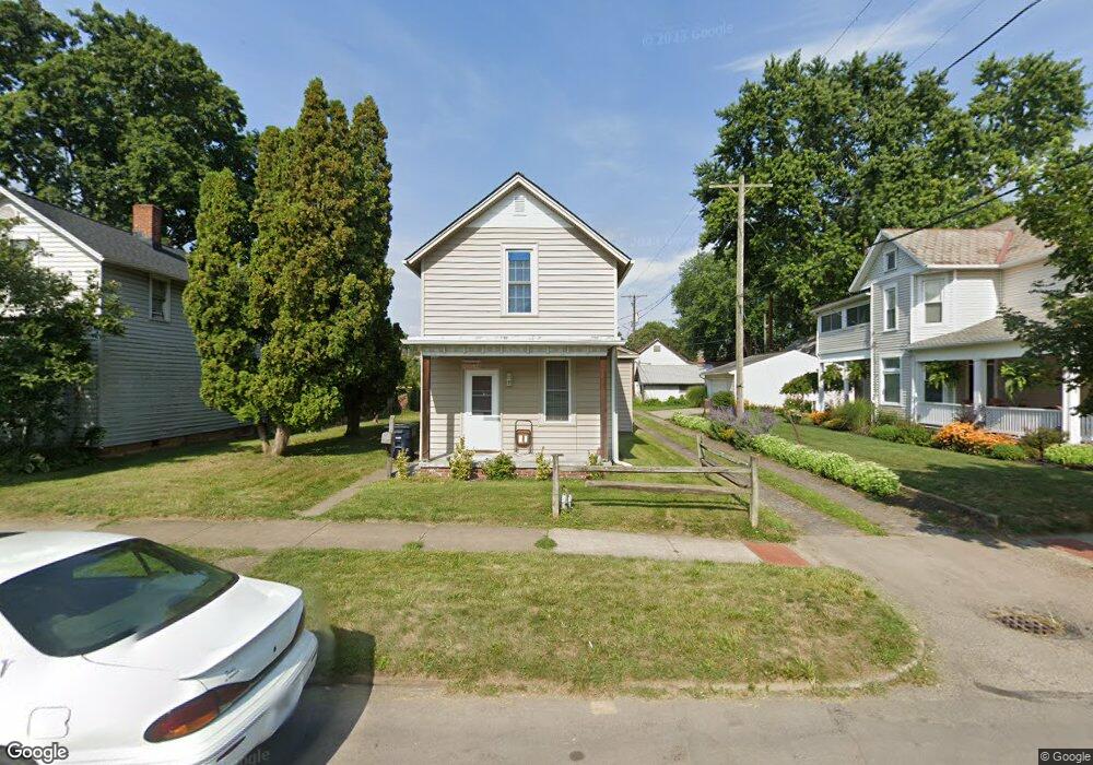 417 N Maple St, Lancaster, OH 43130 - photo 1