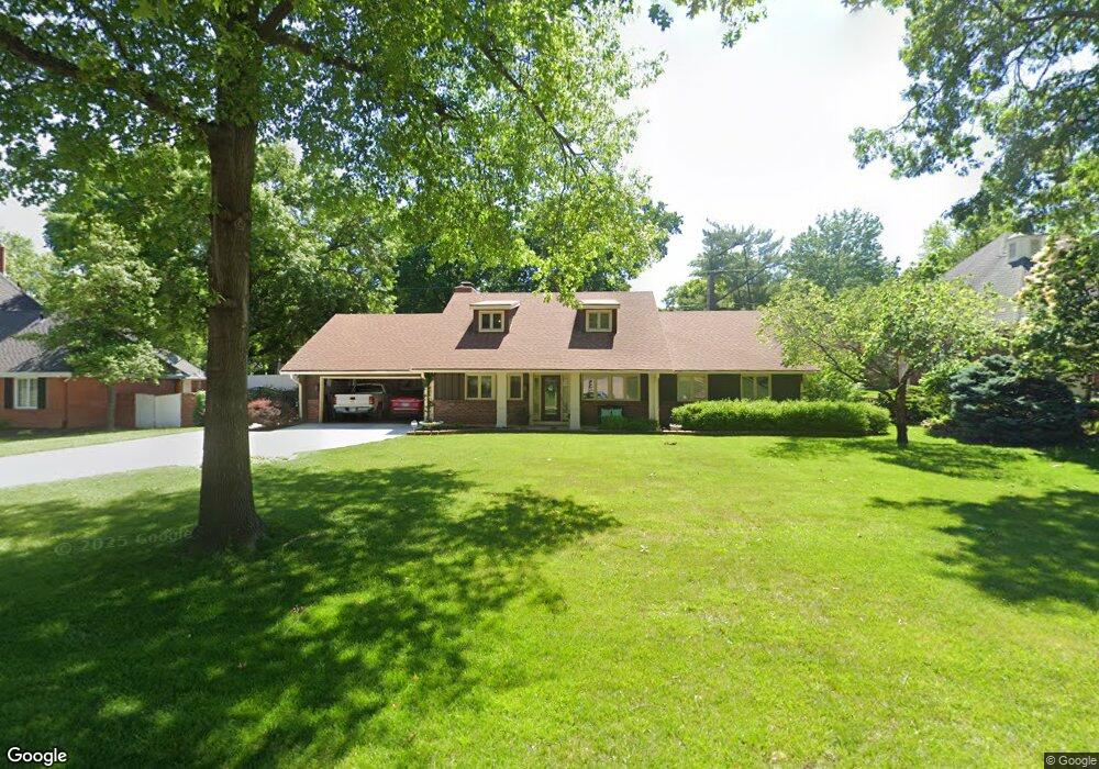 1510 SW Lakeside Dr, Topeka, KS 66604 - photo 1