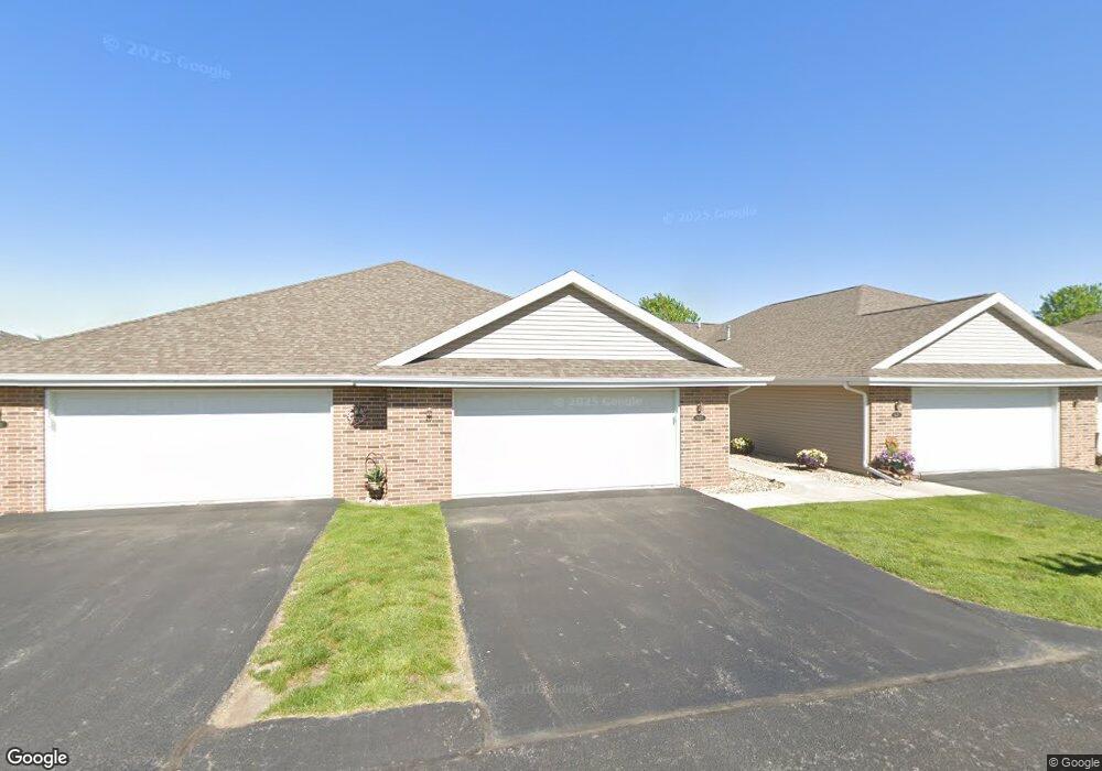 1423 Asbury Ln, Waterloo, IA 50701 - photo 1