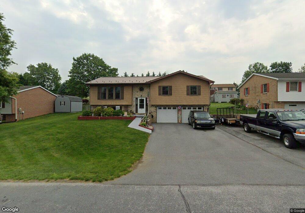 2955 Fillmore Dr, Chambersburg, PA 17201 - photo 1