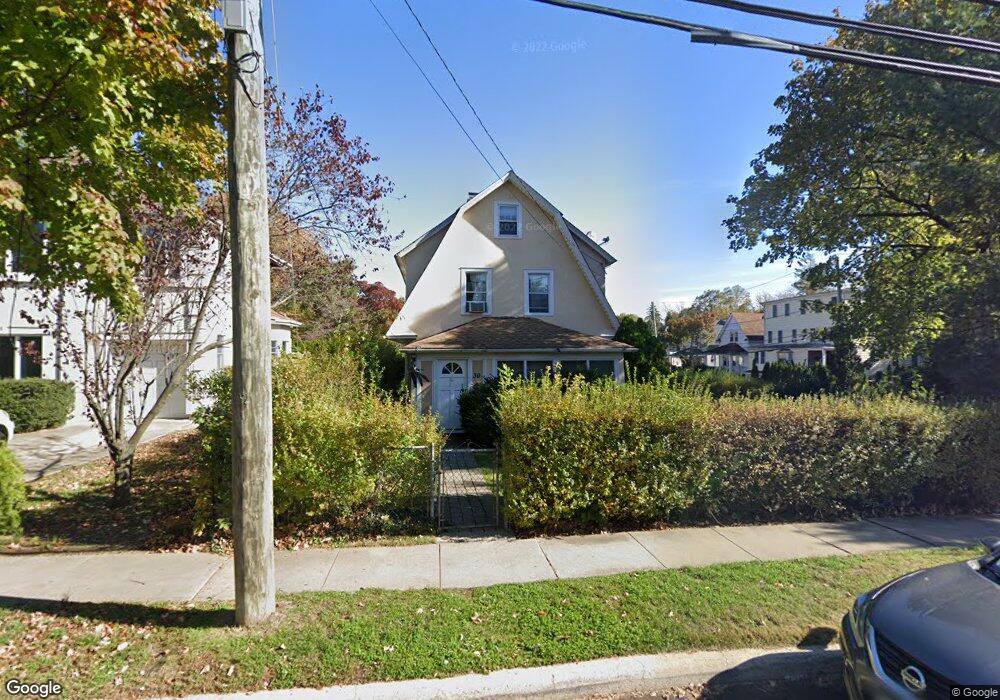 39 Forest Row, Great Neck, NY 11024 - photo 1