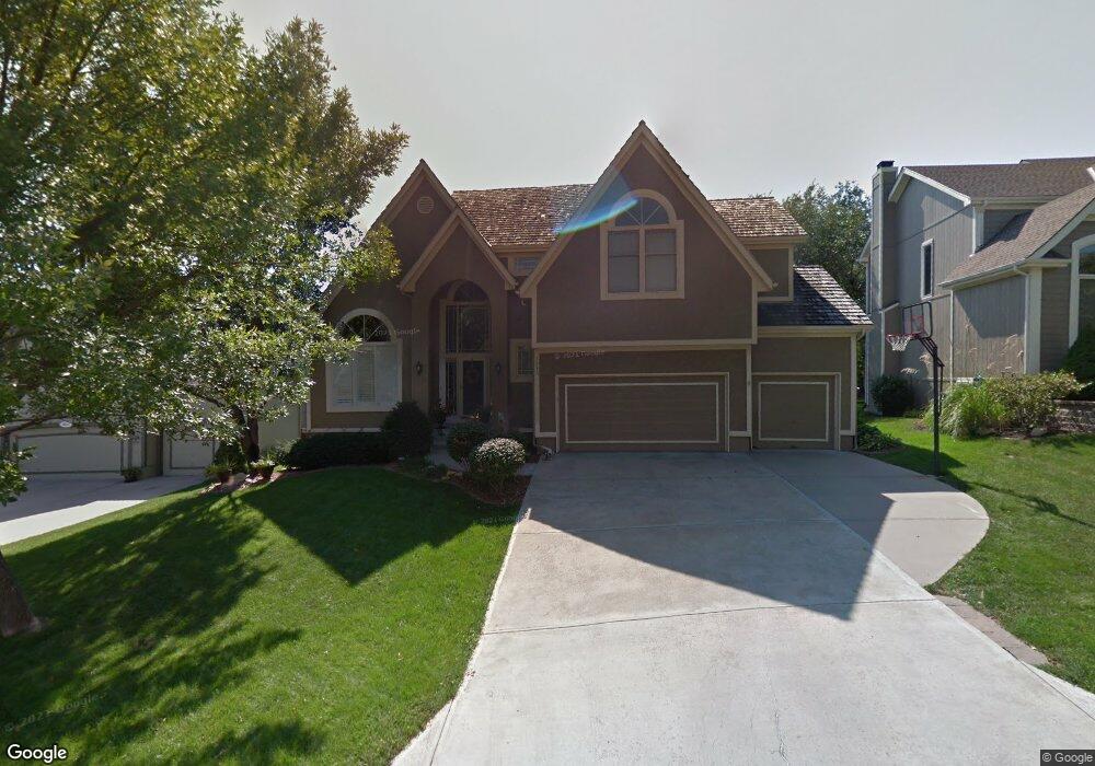 7213 Mullen Rd, Shawnee, KS 66216 - photo 1