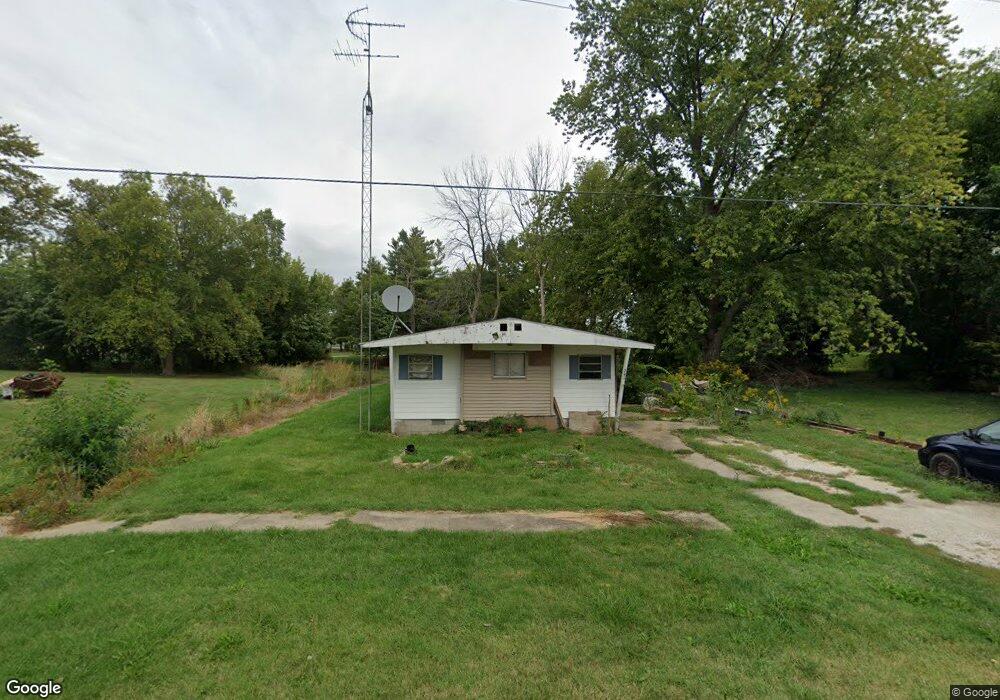 241 W Myrtle St, Virginia, IL 62691 - photo 1