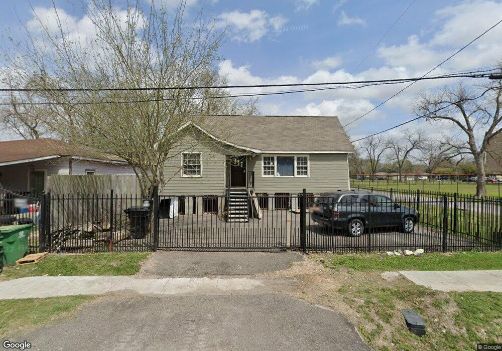 4719 Engleford St, Houston, TX 77026 - photo 1