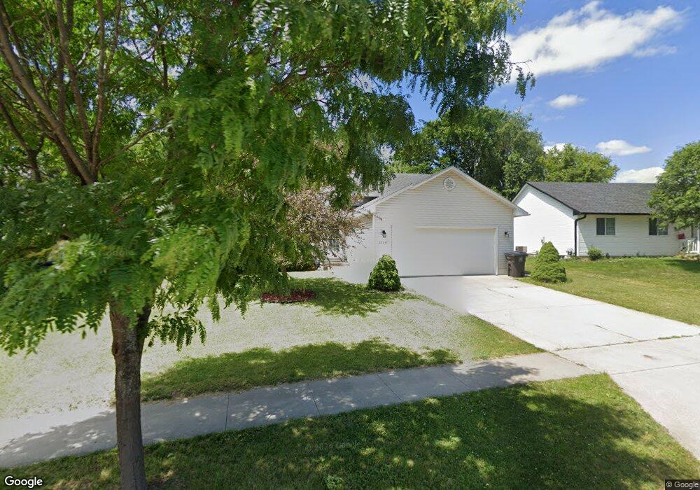 3008 Deep Woods Ct, Des Moines, IA 50320 - photo 1