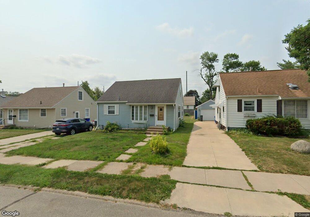 830 17th St SW, Cedar Rapids, IA 52404 - photo 1