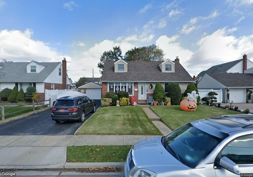 1028 Ferngate Dr, Franklin Square, NY 11010 - photo 1