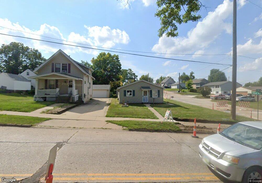 2200 J St SW, Cedar Rapids, IA 52404 - photo 1