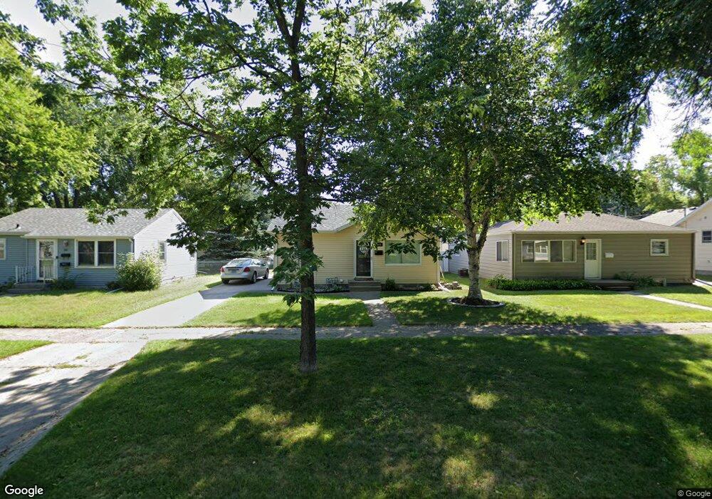 1005 S 10th St, Grand Forks, ND 58201 - photo 1