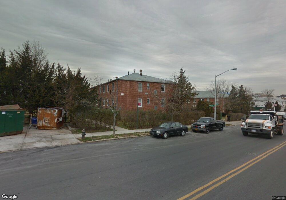 890 Armstrong Ave unit 1B, Staten Island, NY 10308 - photo 1