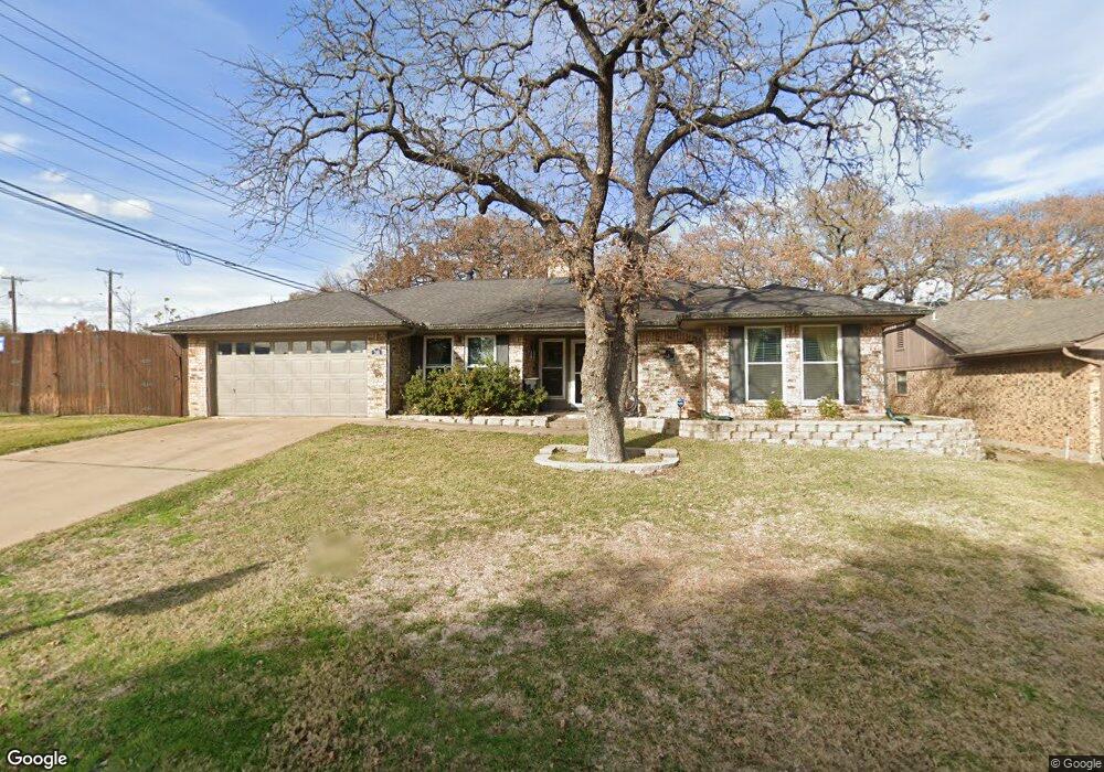 748 Highland Park Dr, Hurst, TX 76054 - photo 1
