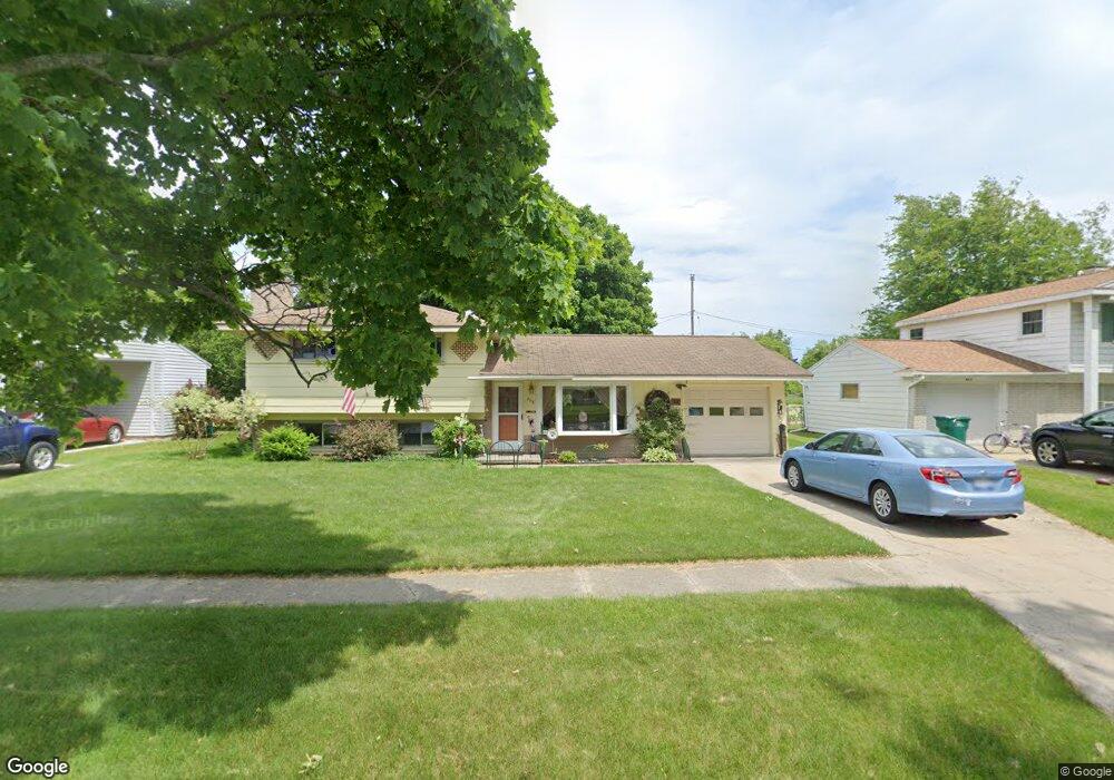 424 Ottawa Dr, Oscoda, MI 48750 - photo 1