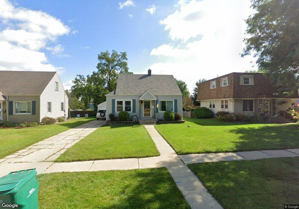 W164N8470 Hiawatha Ave, Menomonee Falls, WI 53051 - photo 1