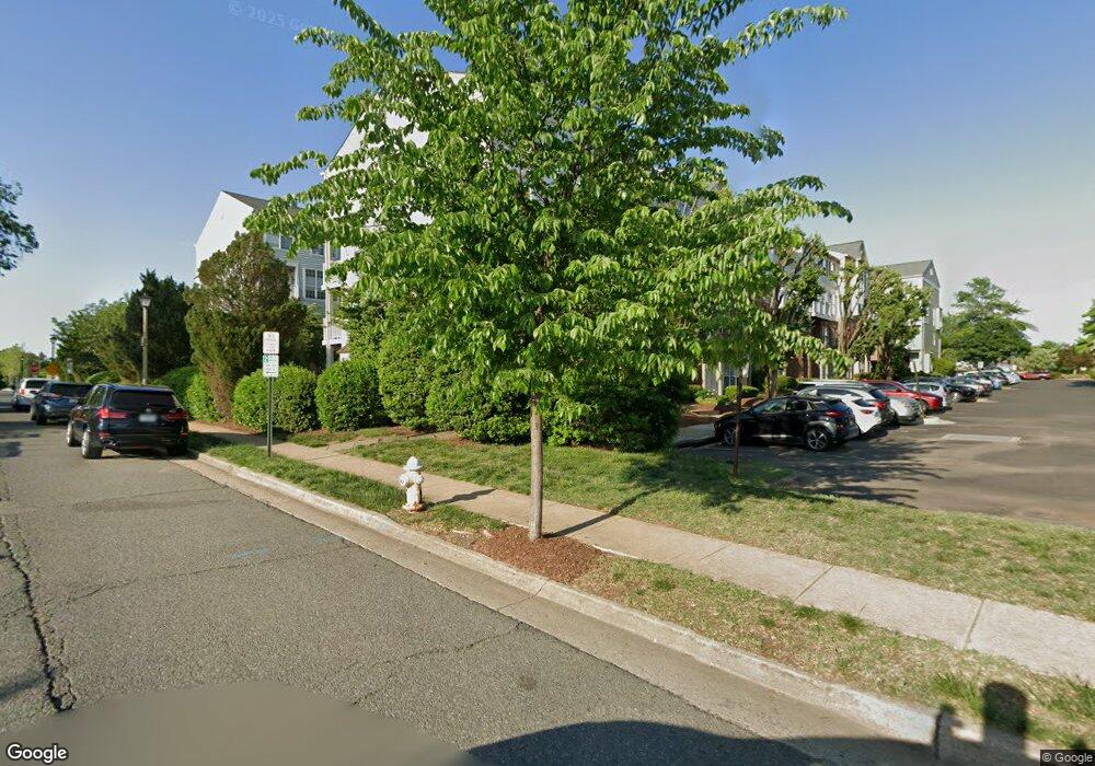 1735 Kingsgate Ct unit 301, Alexandria, VA 22302 - photo 1