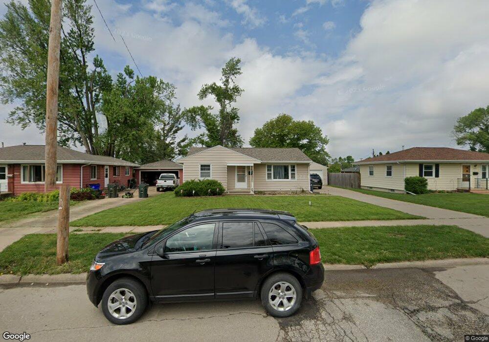 2430 Teresa Dr SW, Cedar Rapids, IA 52404 - photo 1