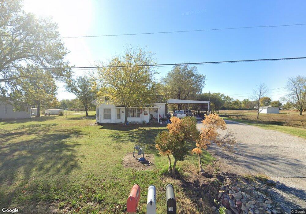 212 W 4th St, Altamont, KS 67330 - photo 1