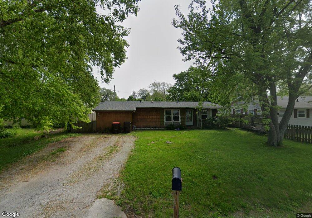 724 Bryan Ave, Lincoln, IL 62656 - photo 1