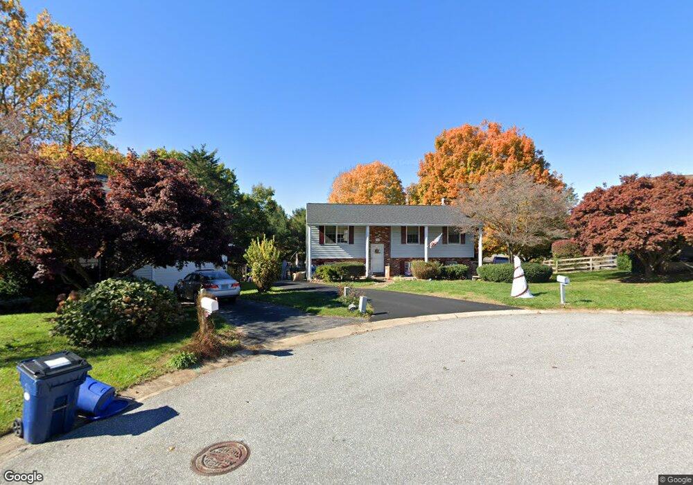 7084 Bridle Ct, Sykesville, MD 21784 - photo 1