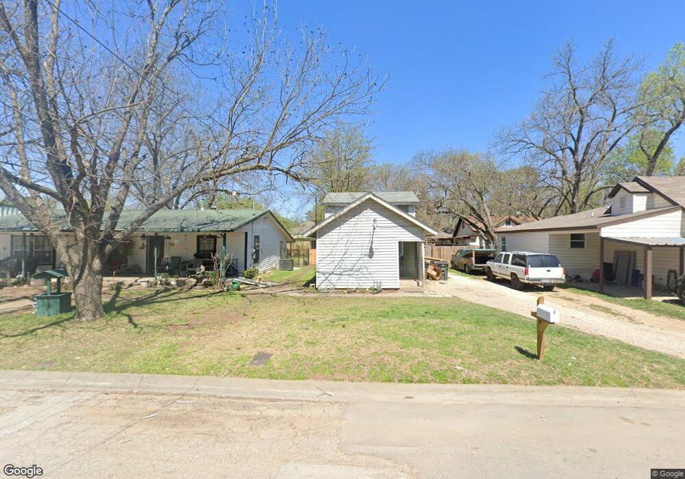 510 W Lone Star Ave, Cleburne, TX 76033 - photo 1