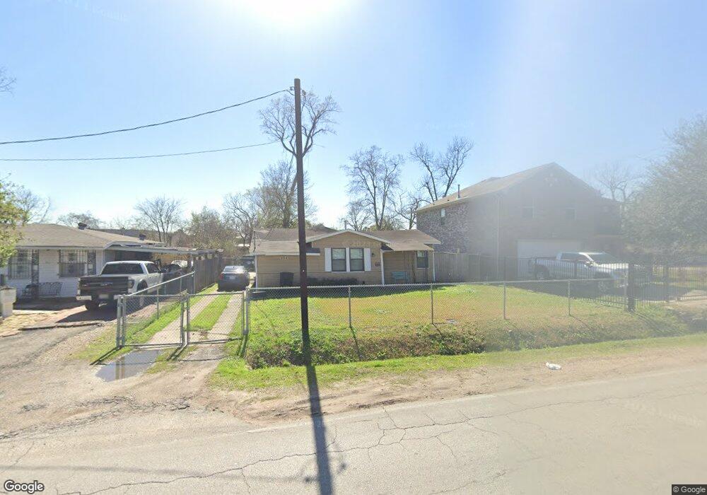 804 E Whitney St, Houston, TX 77022 - photo 1