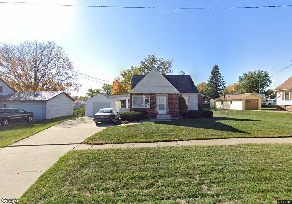 513 S 5th Ave E, Newton, IA 50208 - photo 1