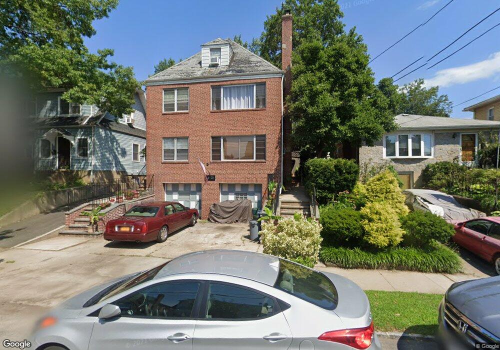 4331 170th St, Flushing, NY 11358 - photo 1