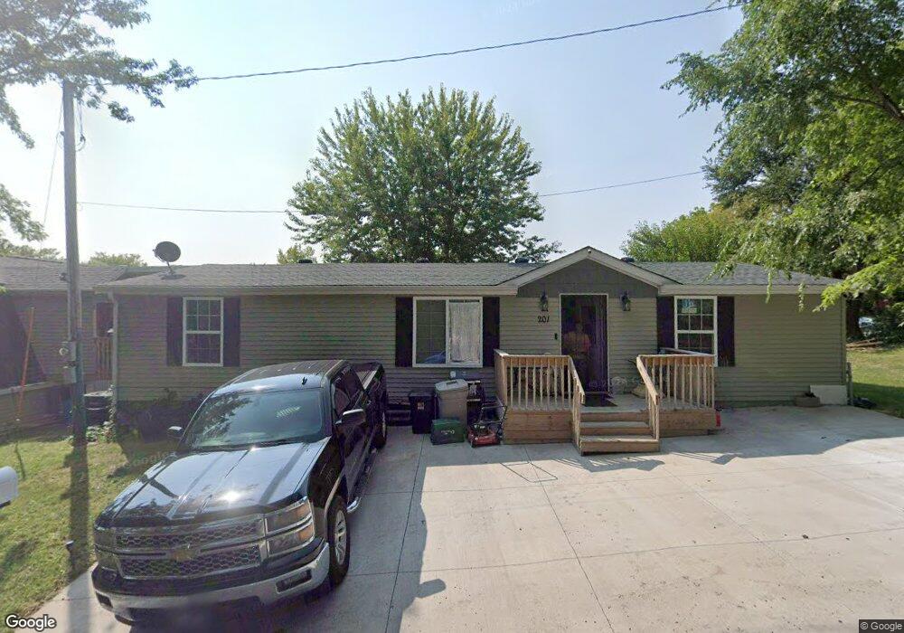 201 6th St, Columbus Junction, IA 52738 - photo 1