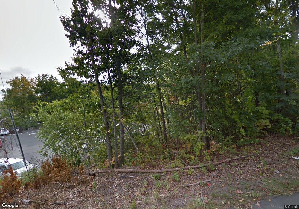 527 Wolcott St, Waterbury, CT 06705 - photo 1