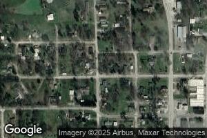 493 Harrell St, Omaha, IL 62871