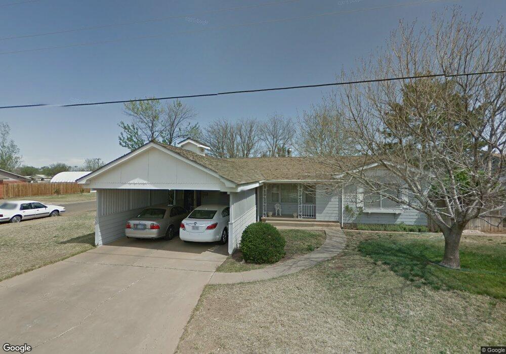 2310 W 13th St, Plainview, TX 79072 - photo 1