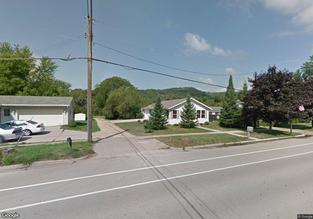 506 S Elm St, La Crescent, MN 55947 - photo 1