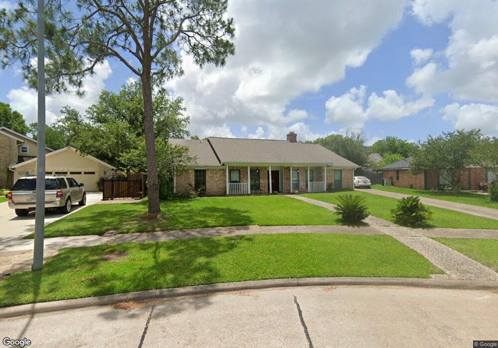 305 Dawn Hill Dr, Friendswood, TX 77546 - photo 1