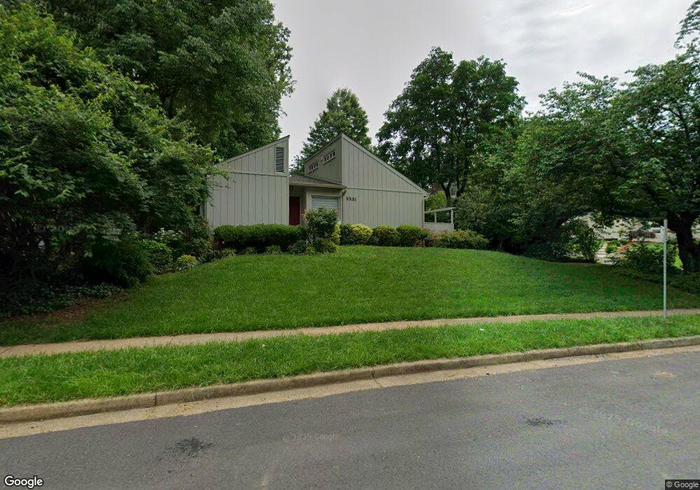 9331 Raintree Rd, Burke, VA 22015 - photo 1