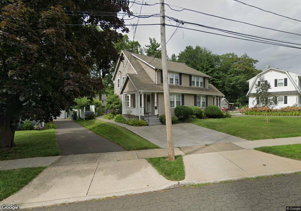 76 Washington Cir, West Hartford, CT 06119 - photo 1