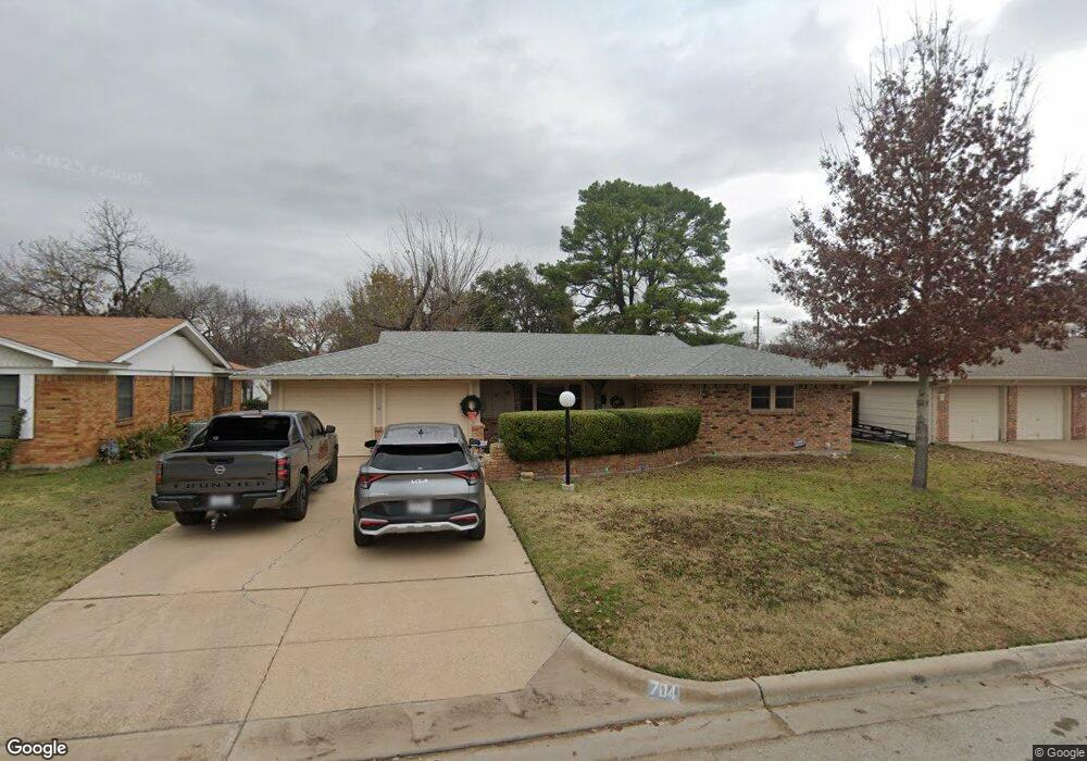 704 Ponderosa Dr, Hurst, TX 76053 - photo 1