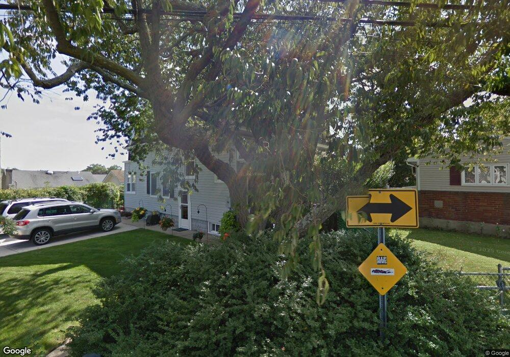 350 Courthouse Rd, Franklin Square, NY 11010 - photo 1