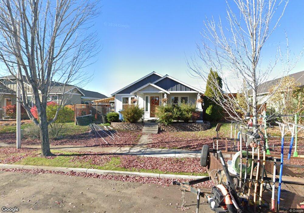 1313 NE 3rd St, Redmond, OR 97756 - photo 1