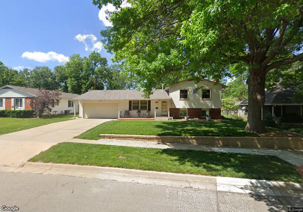 1700 SW 30th St, Topeka, KS 66611 - photo 1