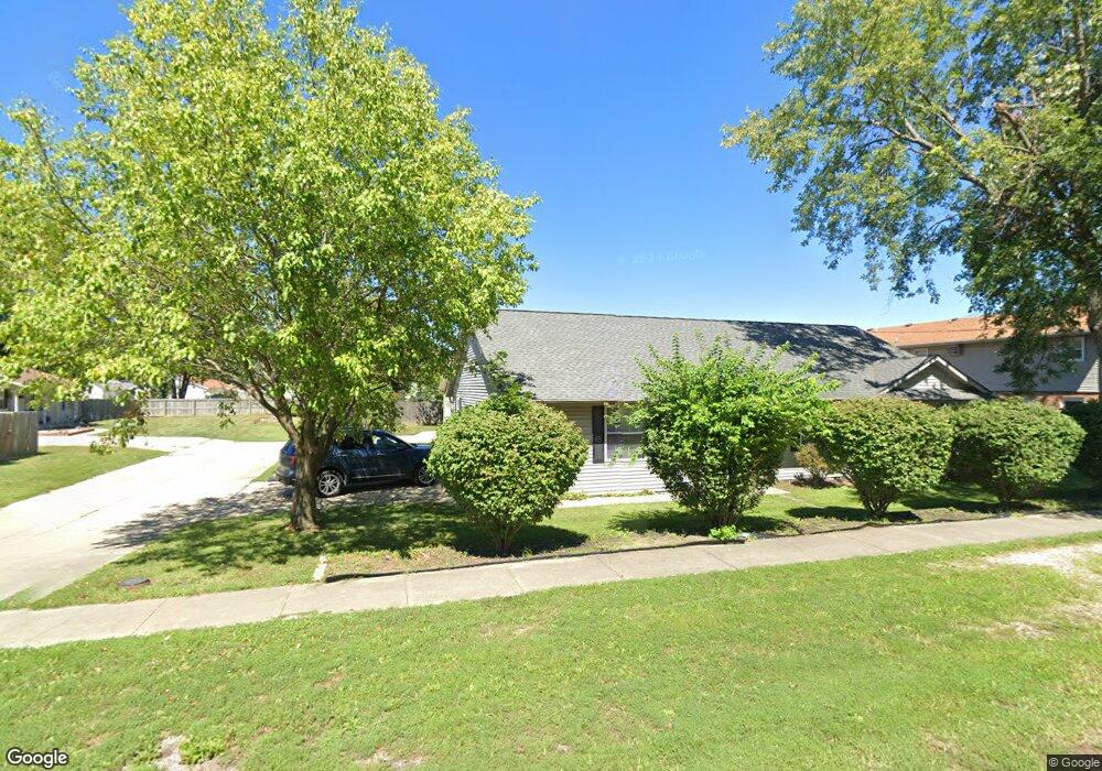 610 E Newkirk St, Tuscola, IL 61953 - photo 1