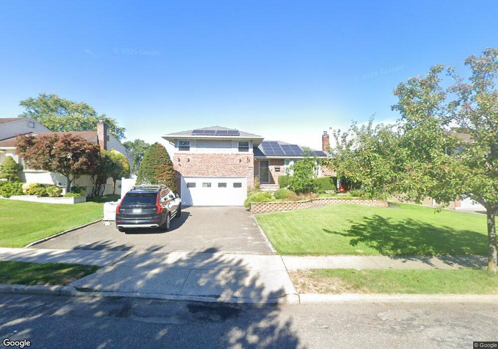107 Belmont Cir, Syosset, NY 11791 - photo 1