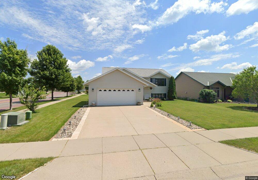 329 Maverick Dr, Mankato, MN 56001 - photo 1