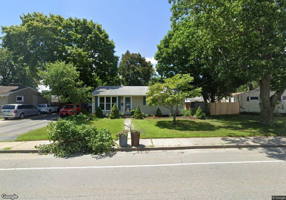 308 Strawberry Field Rd, Warwick, RI 02886 - photo 1