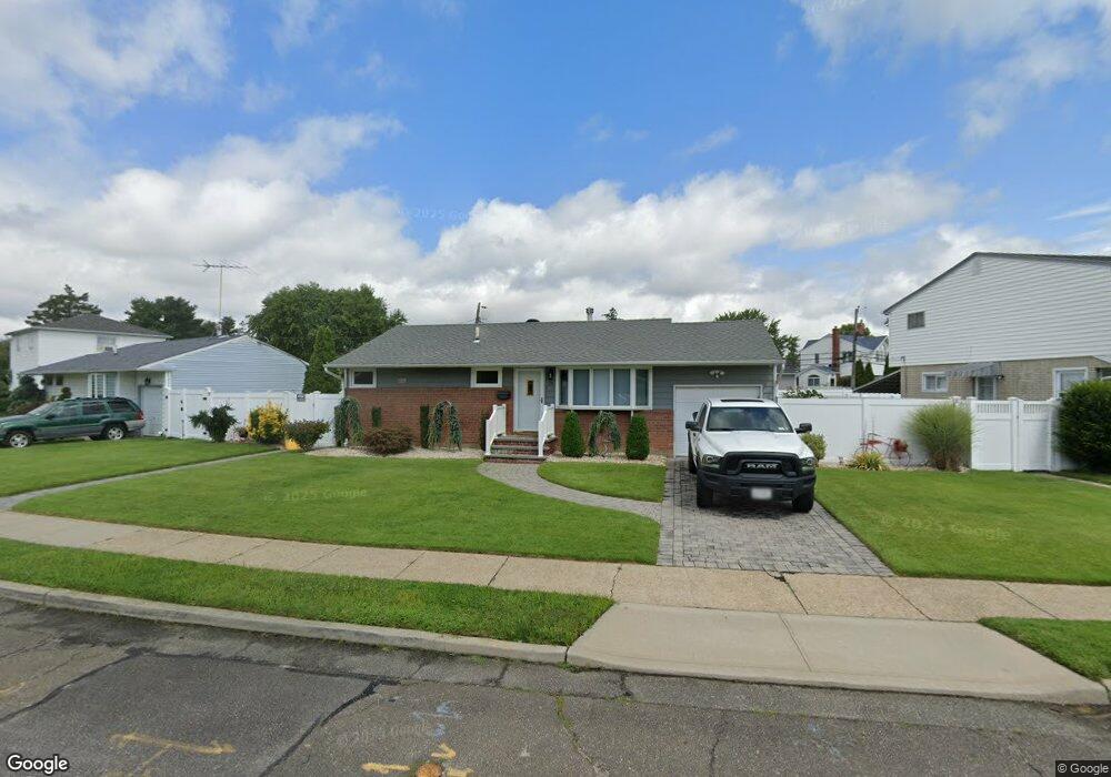 14 Eileen Ave, Plainview, NY 11803 - photo 1