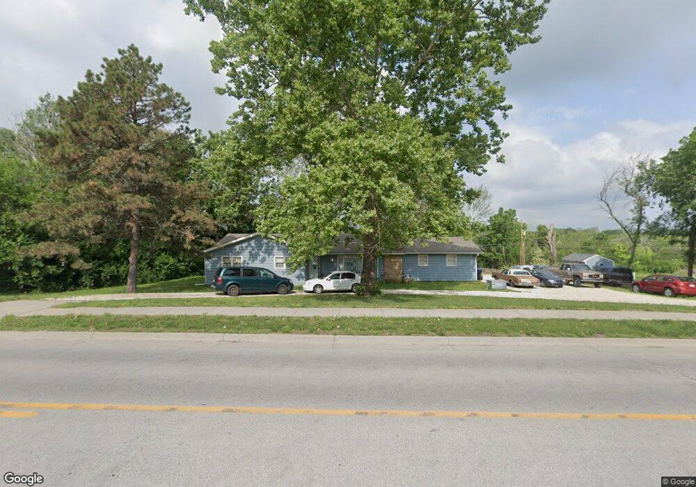 5439 SW Wanamaker Rd, Topeka, KS 66610 - photo 1