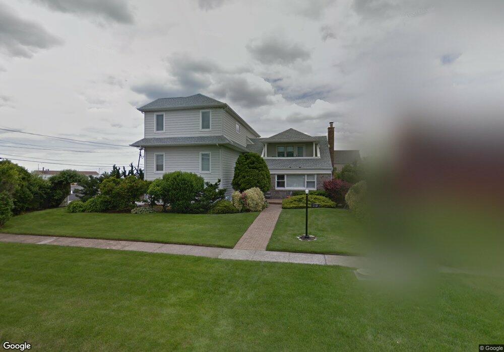 29 Putnam Blvd, Atlantic Beach, NY 11509 - photo 1