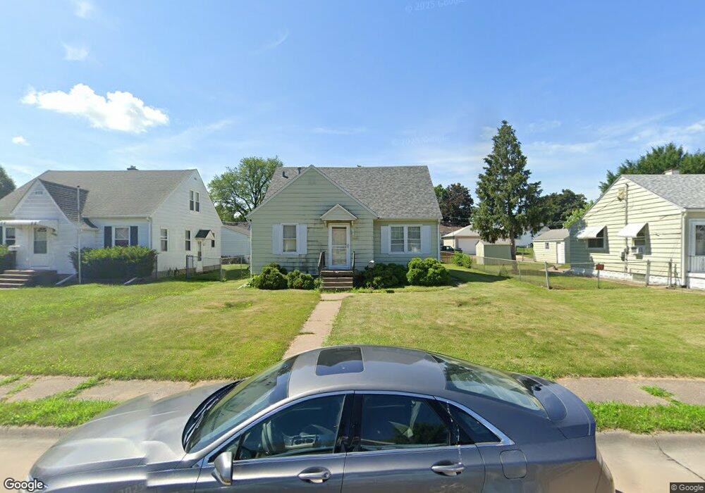 2327 W High St, Davenport, IA 52804 - photo 1