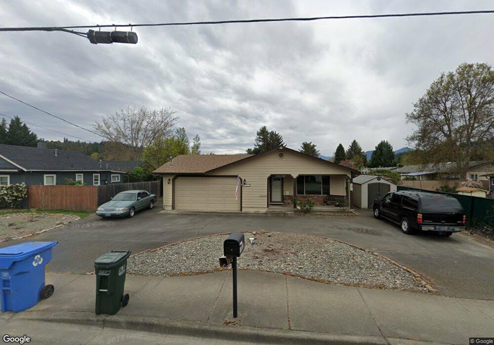 1007 W Harbeck Rd, Grants Pass, OR 97527 - photo 1